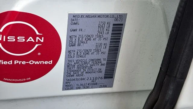 Used 2024 White Nissan Platinum image 30