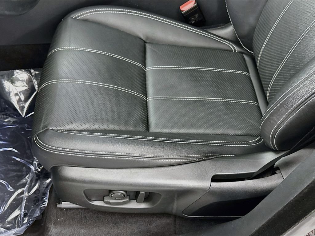 Used 2022 Black Land Rover S image 20