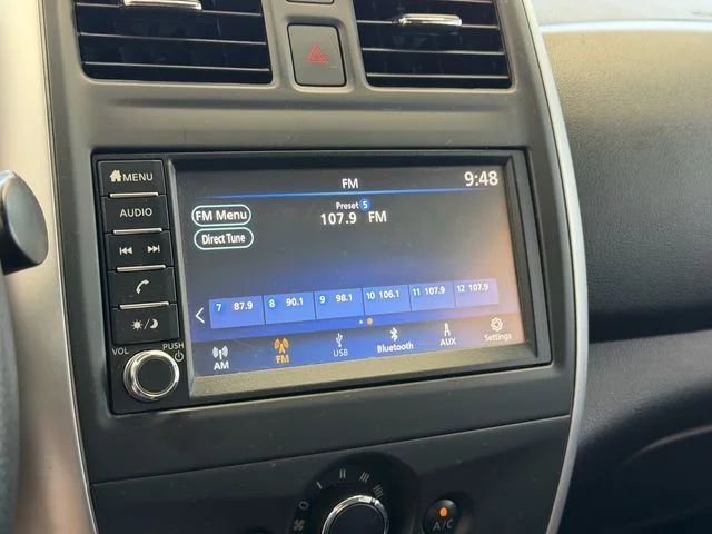 Used 2019 Black Nissan 1.6 SV image 17