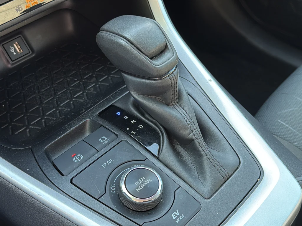 Used 2025 White Toyota XLE image 39