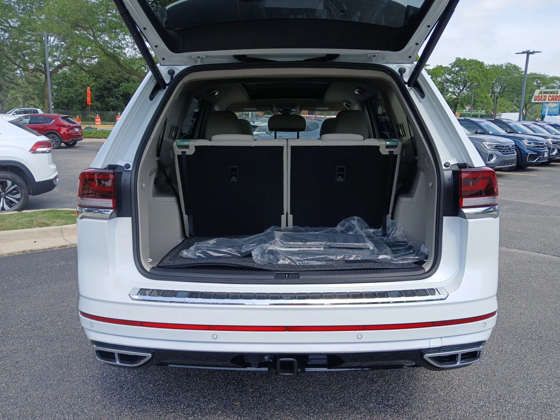 New 2026 Opal White Pearl Volkswagen 2.0T SEL Premium R-Line image 24