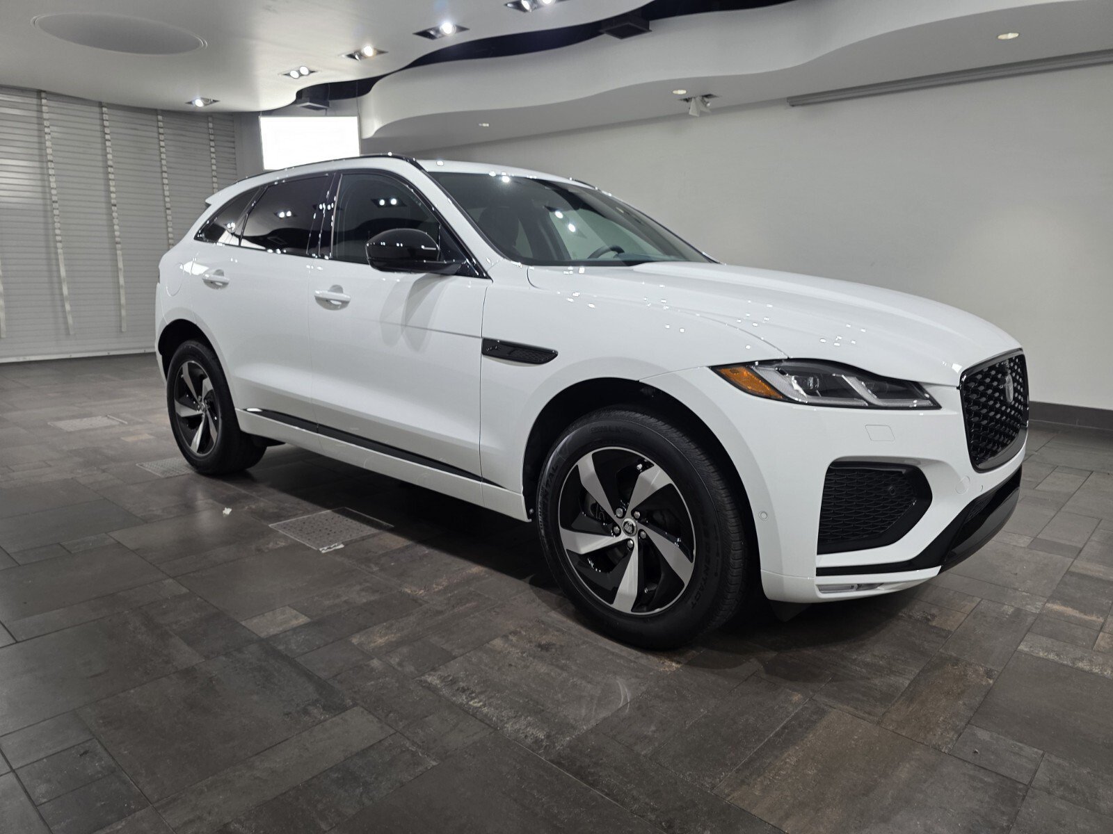 New 2026 Fuji White Jaguar R-Dynamic S P250 image 24