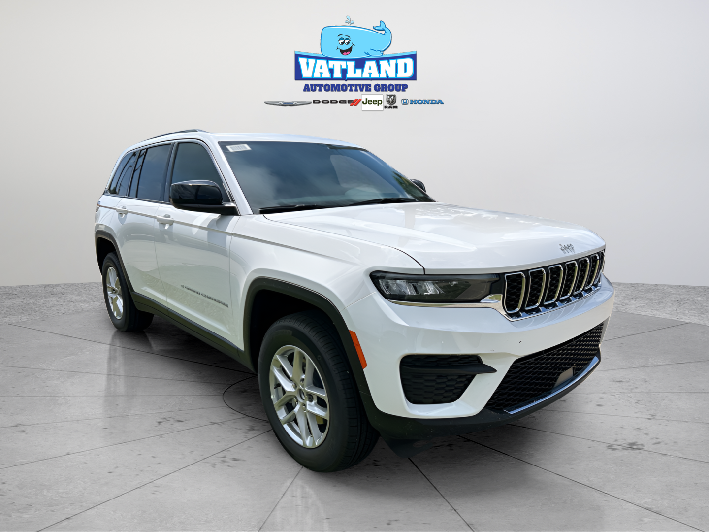 New 2026 Bright White Clear-Coat Exterior Paint Jeep Laredo X image 22