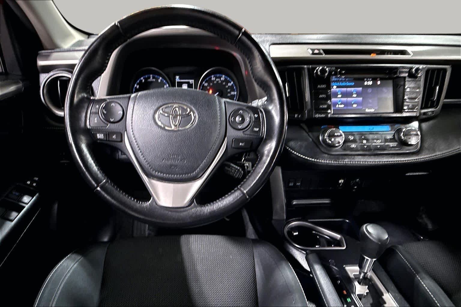 Used 2017 Barcelona Red Metallic Toyota XLE image 5