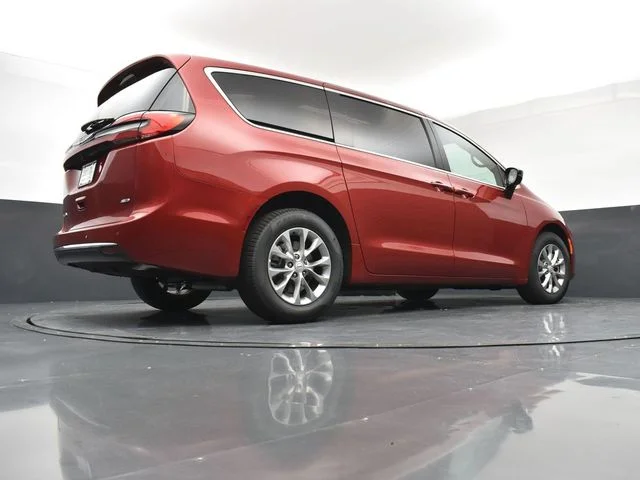 2026 Chrysler Pacifica Select - Photo 21