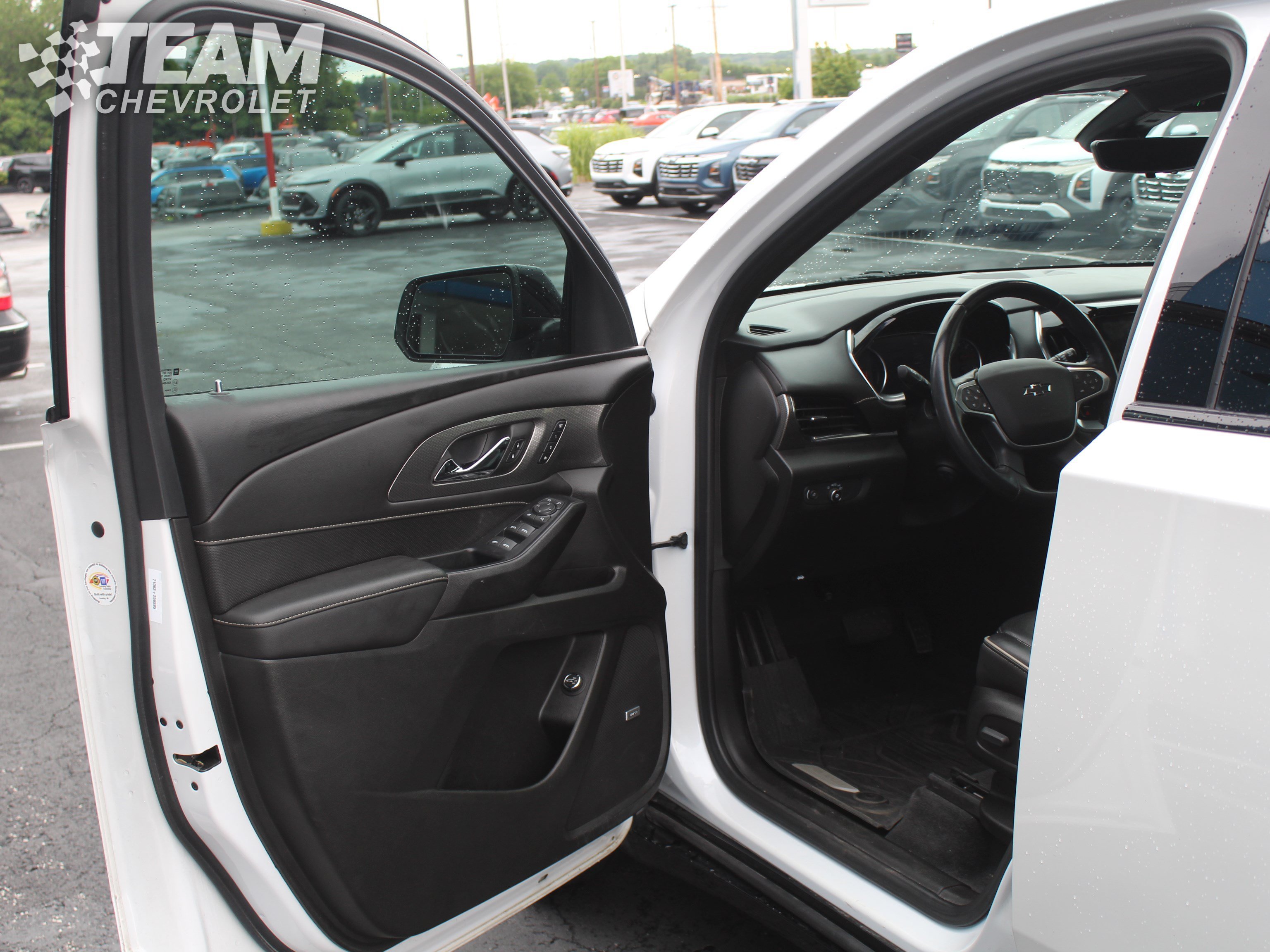 Used 2022 Iridescent Pearl Tricoat Chevrolet Premier image 10