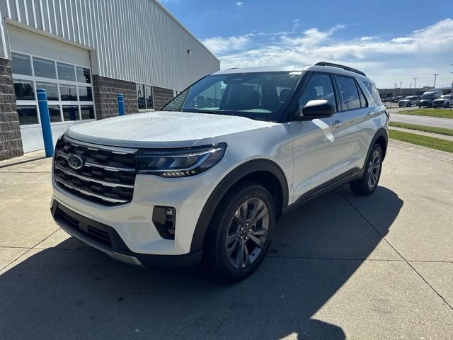 New 2026 Star White Metallic Tri-Coat Ford Active image 10