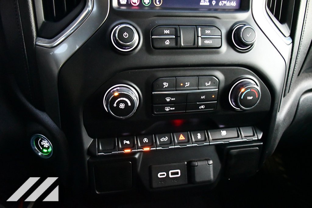 Used 2020 IRIDESCENT PEARL TRICOAT Chevrolet RST image 18