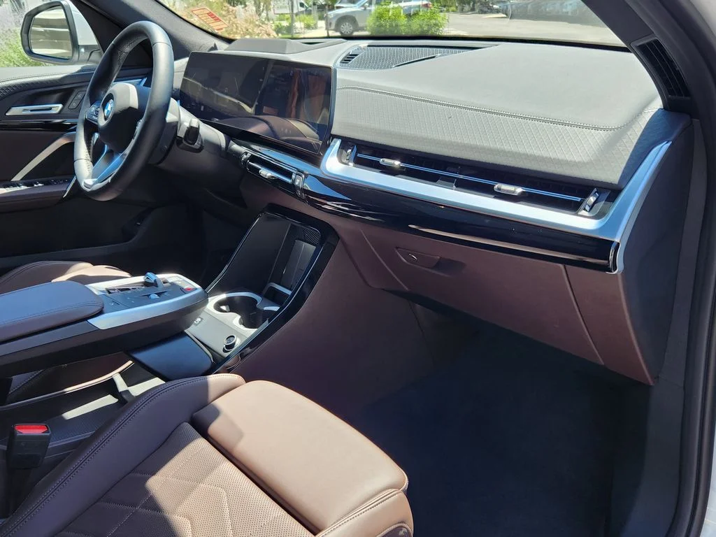 2025 BMW X2 28i - Photo 15