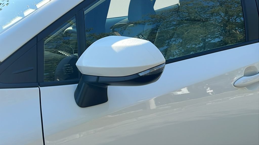 2025 Toyota Corolla Hatchback SE - Photo 25