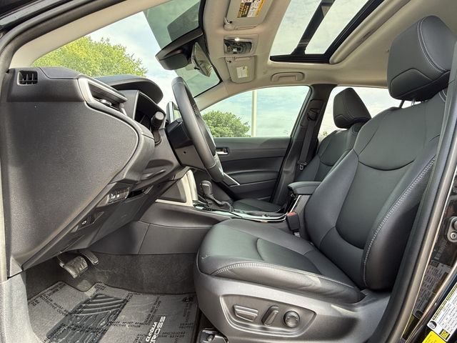 Used 2025 Black Toyota XLE image 21