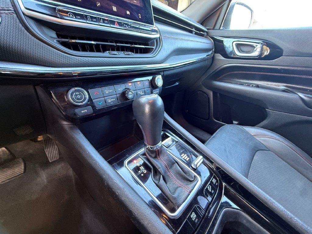 Used 2024  Jeep Trailhawk image 22