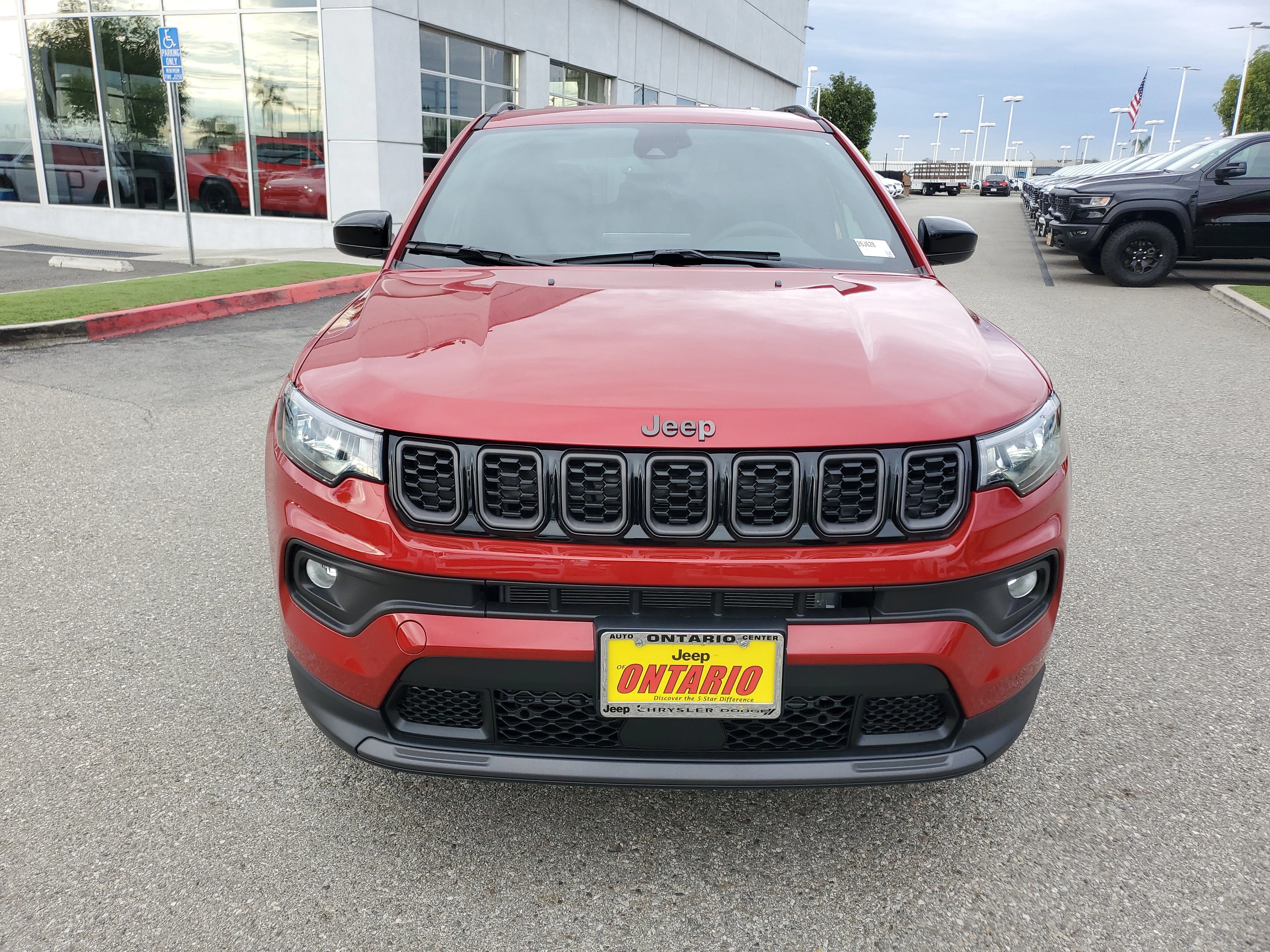 New 2026 Red Hot Pearl-Coat Exterior Paint Jeep Latitude image 9