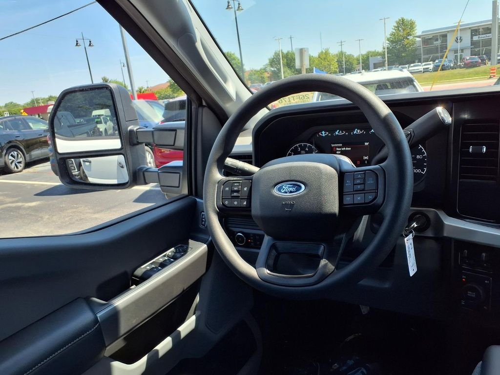 New 2026 Oxford White Ford F-250® XL image 18