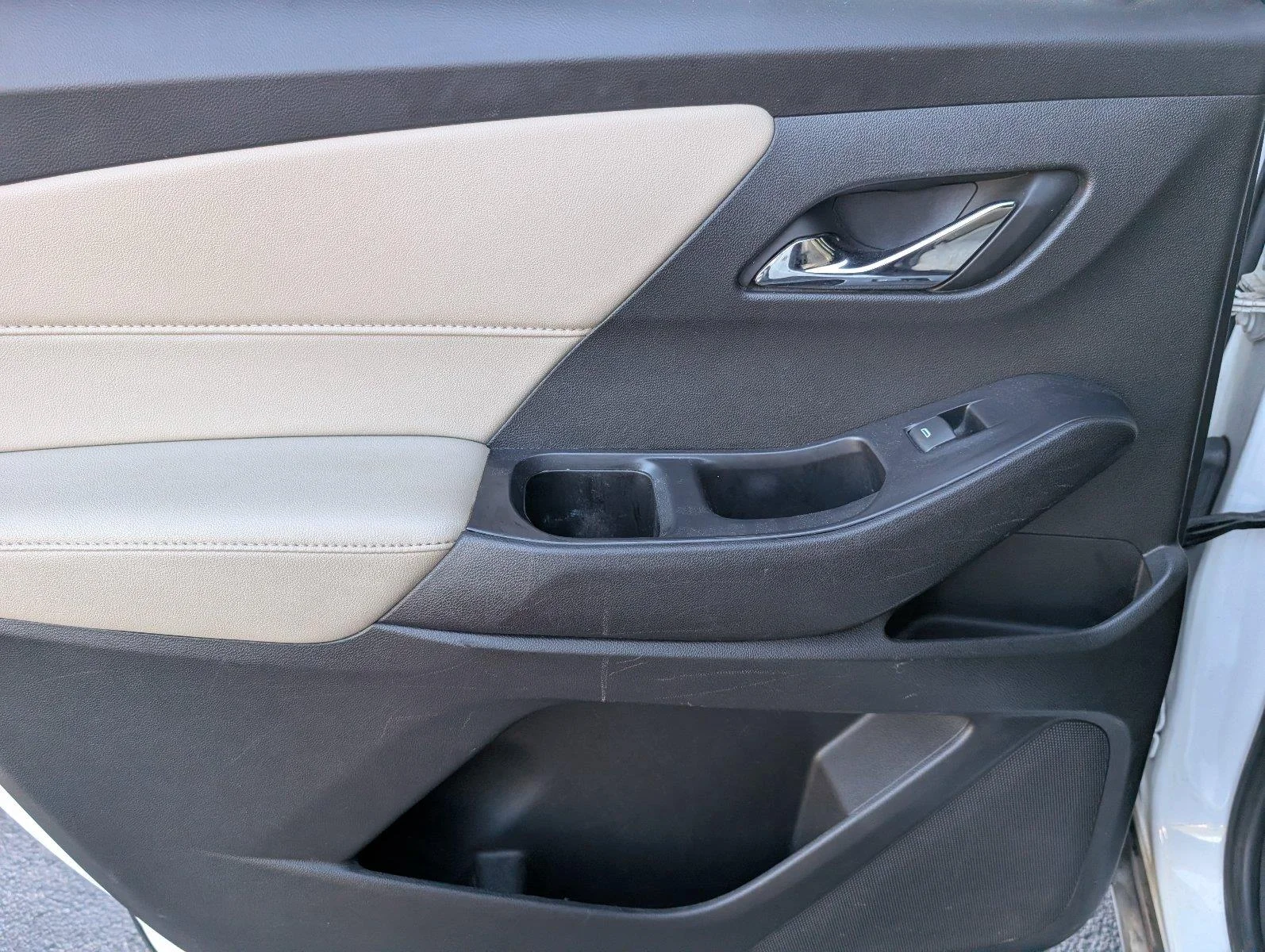 Used 2022 SUMMIT WHITE Chevrolet LS image 36