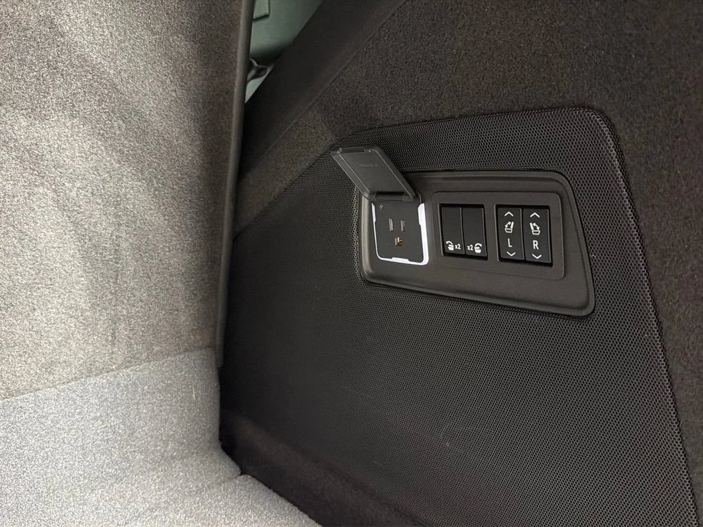 Used 2023 BLACK RAVEN Cadillac AWD V-Series image 35