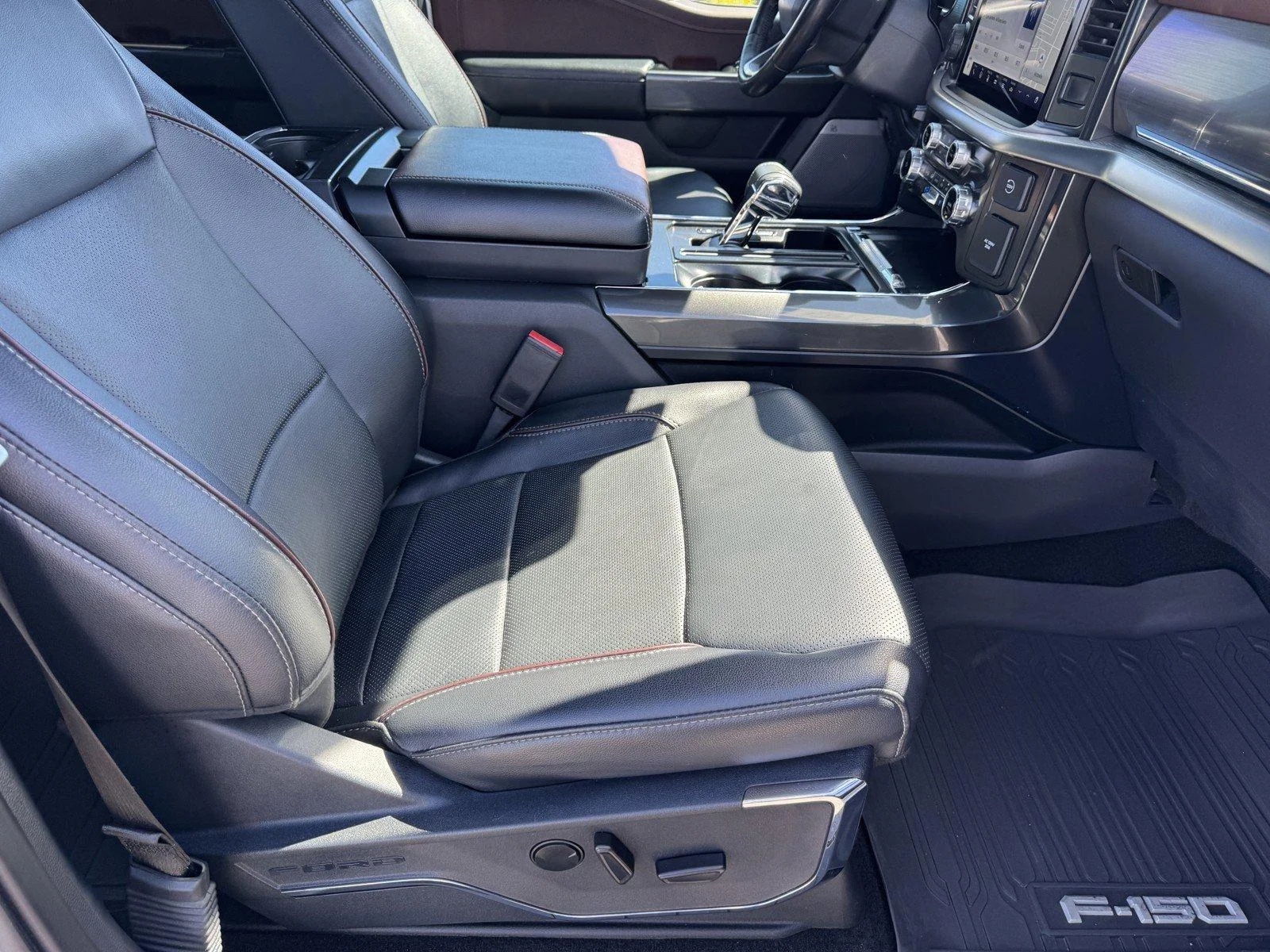 Used 2023 Oxford White Ford XL image 8
