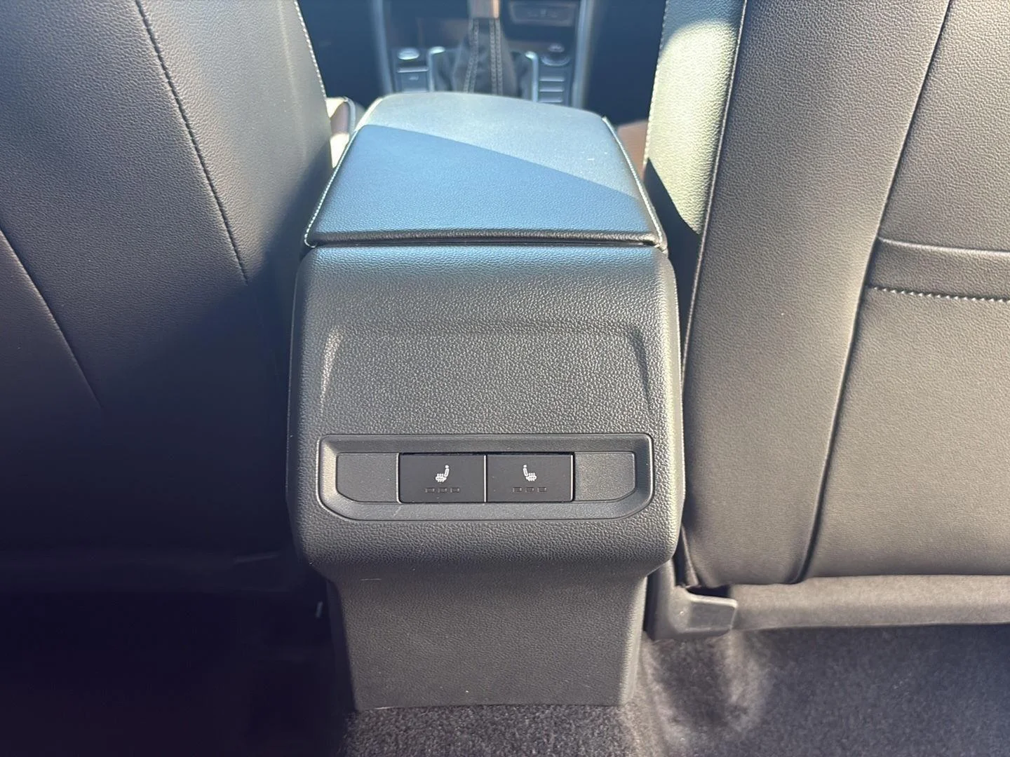 Certified Used 2025 Opal White Pearl Volkswagen SEL image 13