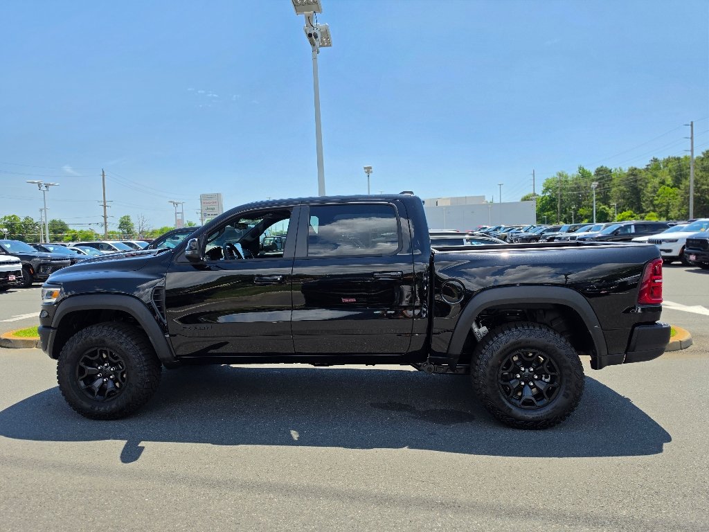 New 2026 Diamond Black Crystal Pearl-Coat Exterior Paint RAM RHO image 8