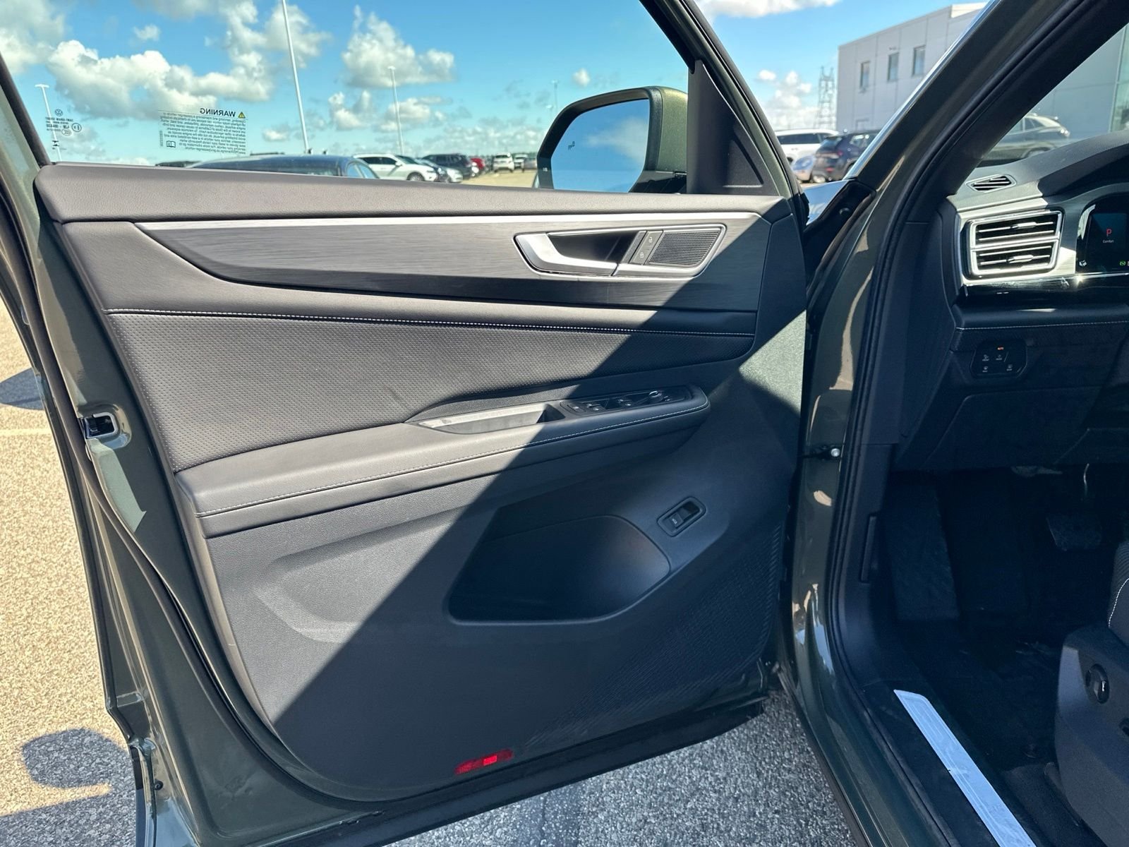 New 2026 Green Volkswagen 2.0T SE w/Technology image 16