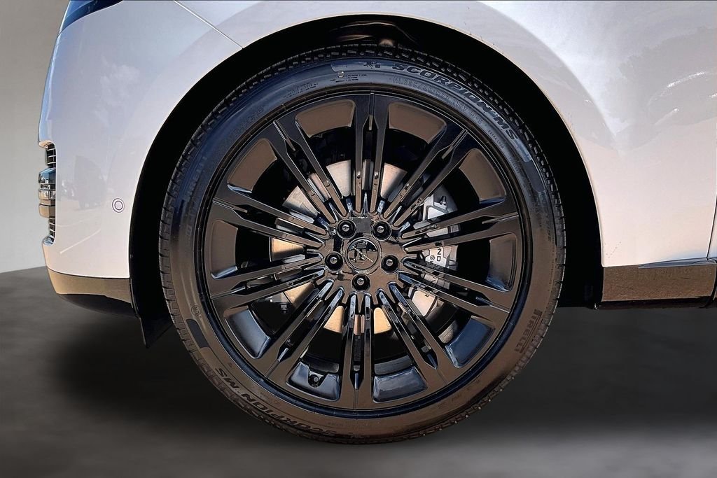 New 2026  Land Rover SE image 12