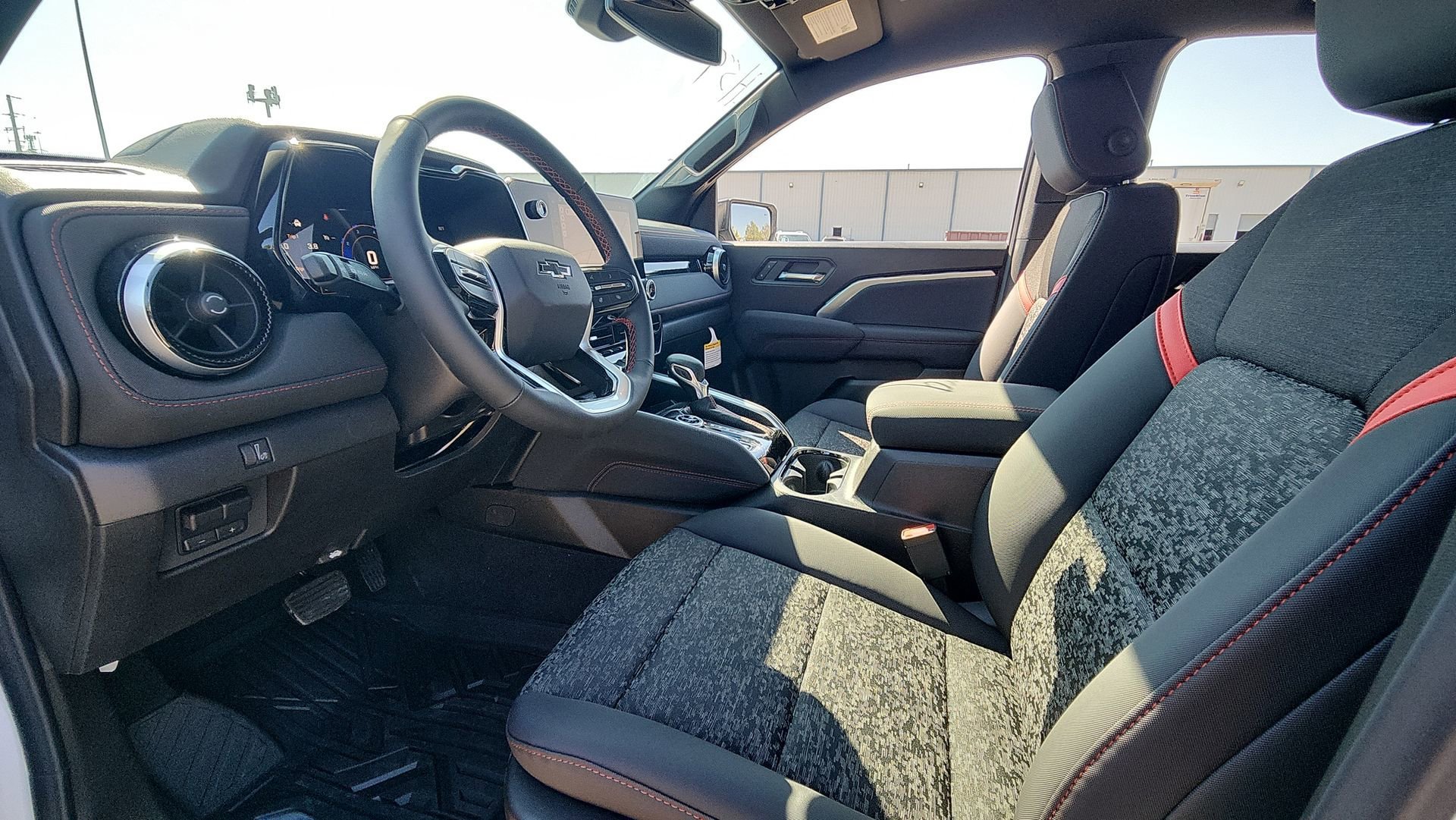 2026 Chevrolet Colorado Z71 - Photo 13