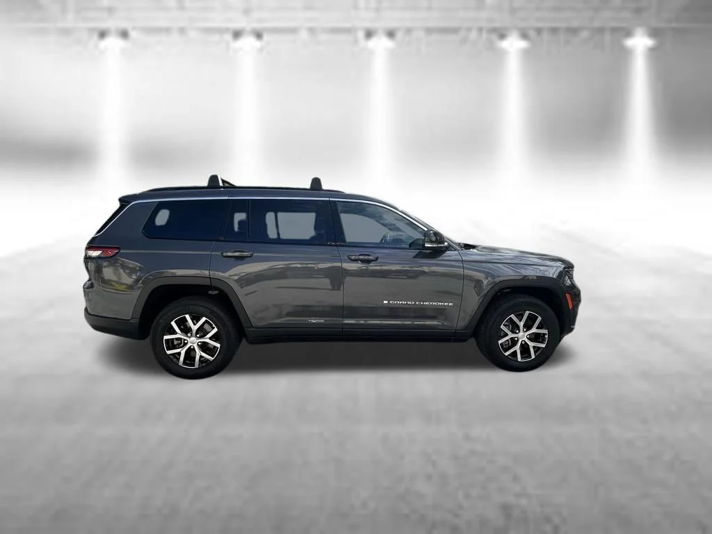 Used 2024 Gray Jeep Limited image 8