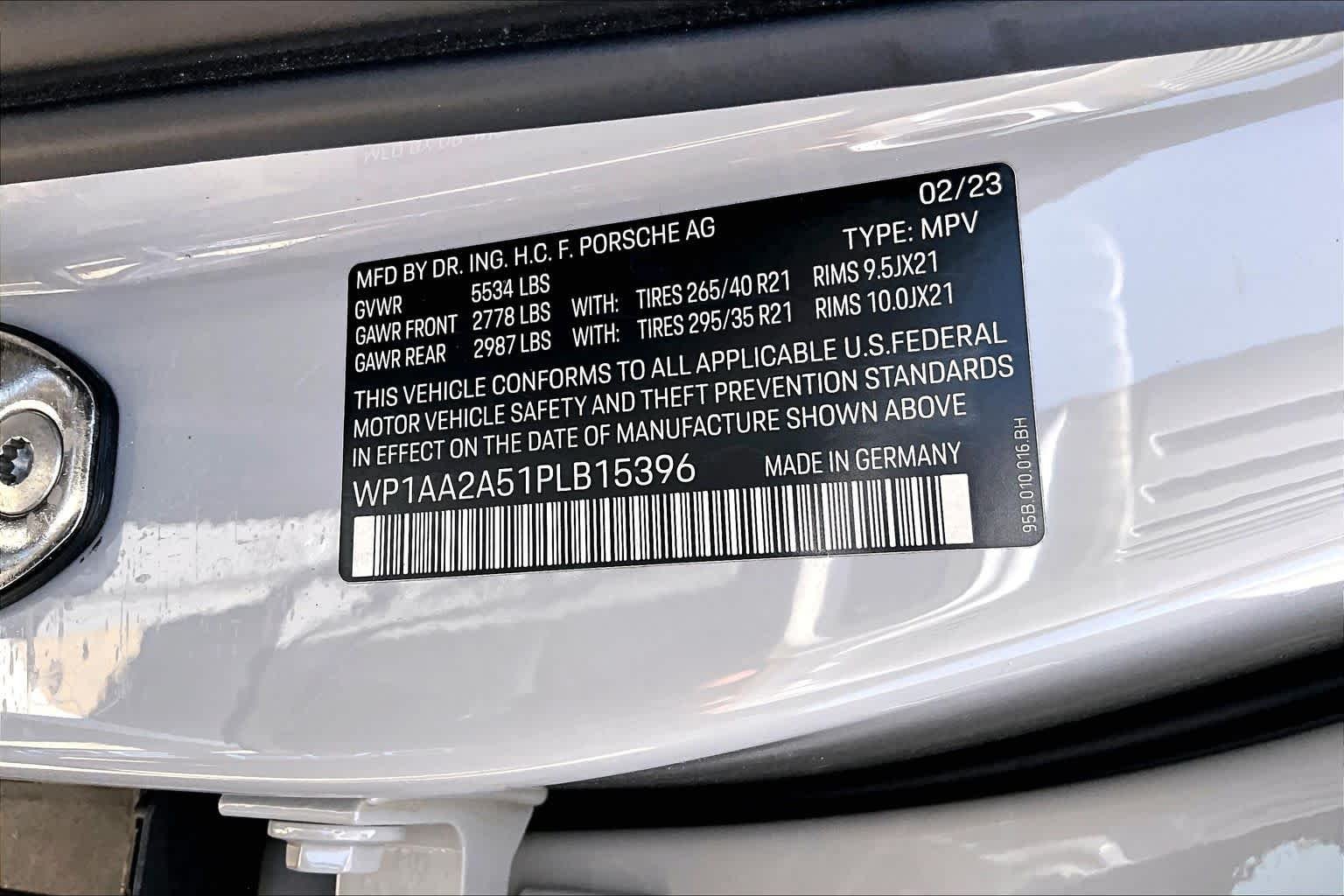 Used 2023 Volcano Grey Metallic Porsche  image 37