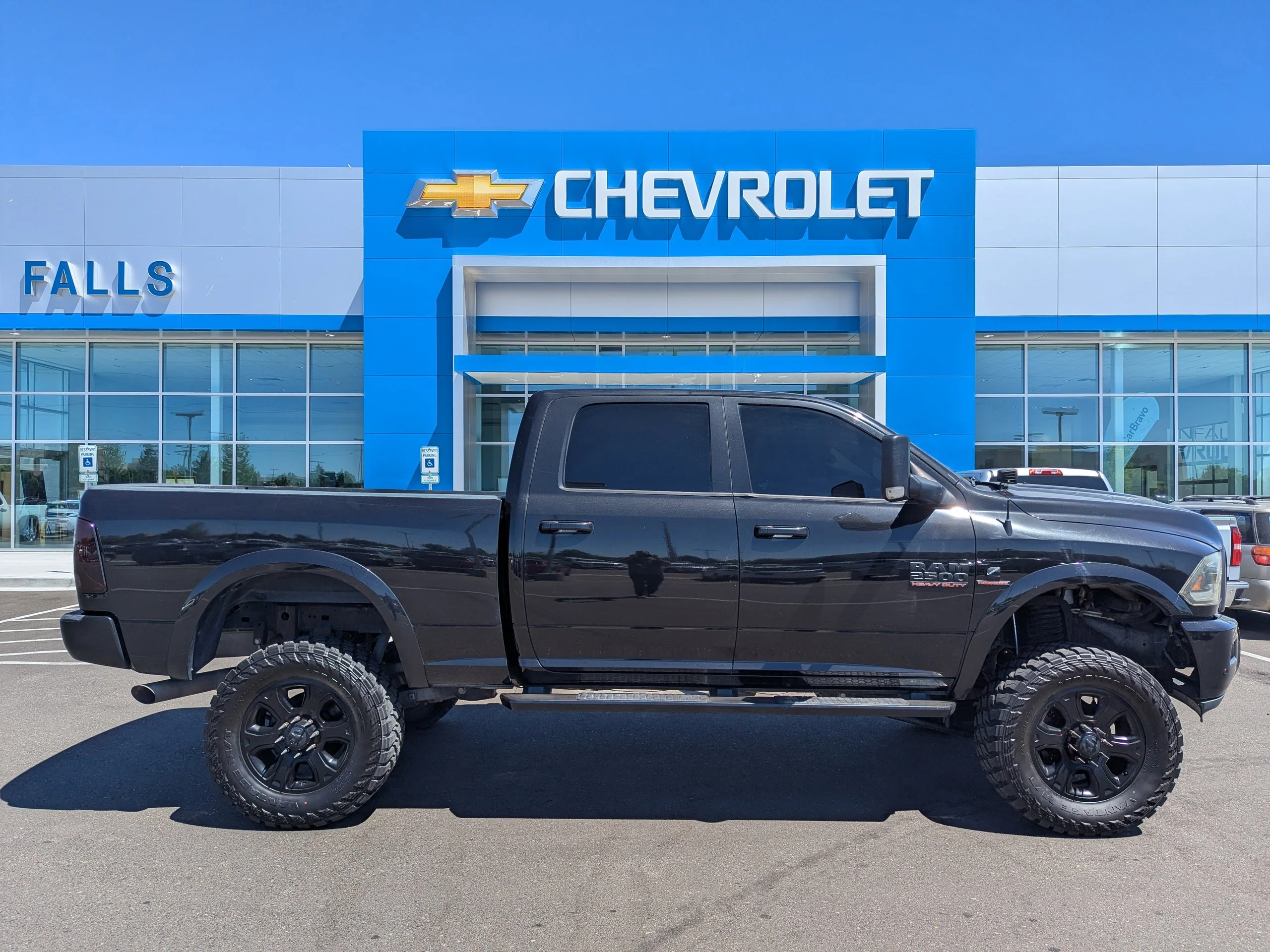 Used 2018 Brilliant Black Crystal Pearlcoat Ram Big Horn image 36