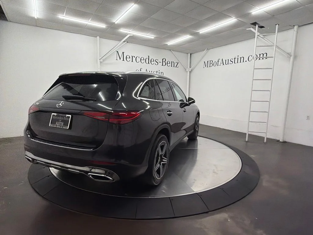 New 2027 Gray Mercedes-Benz GLC 300 image 7
