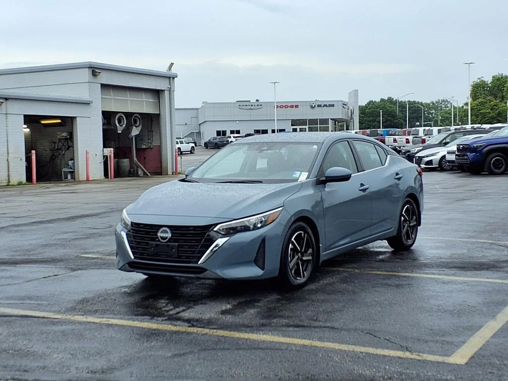 Used 2025 Nissan Sentra SV with VIN 3N1AB8CV8SY269301 for sale in Kansas City