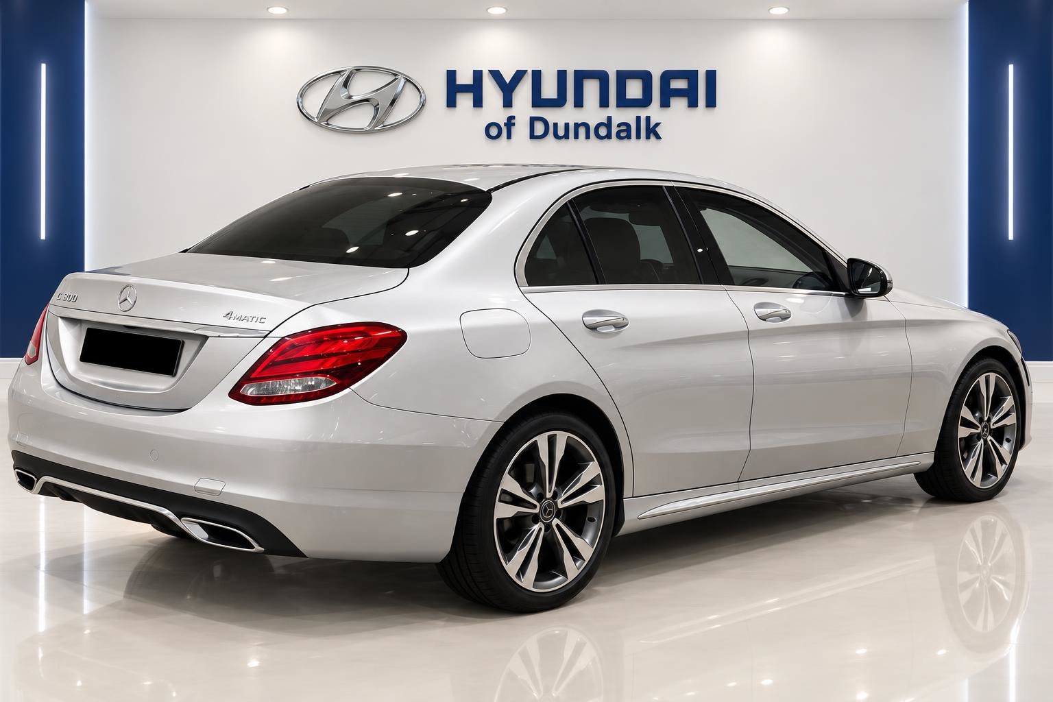 Used 2016  Mercedes-Benz C 300 image 4