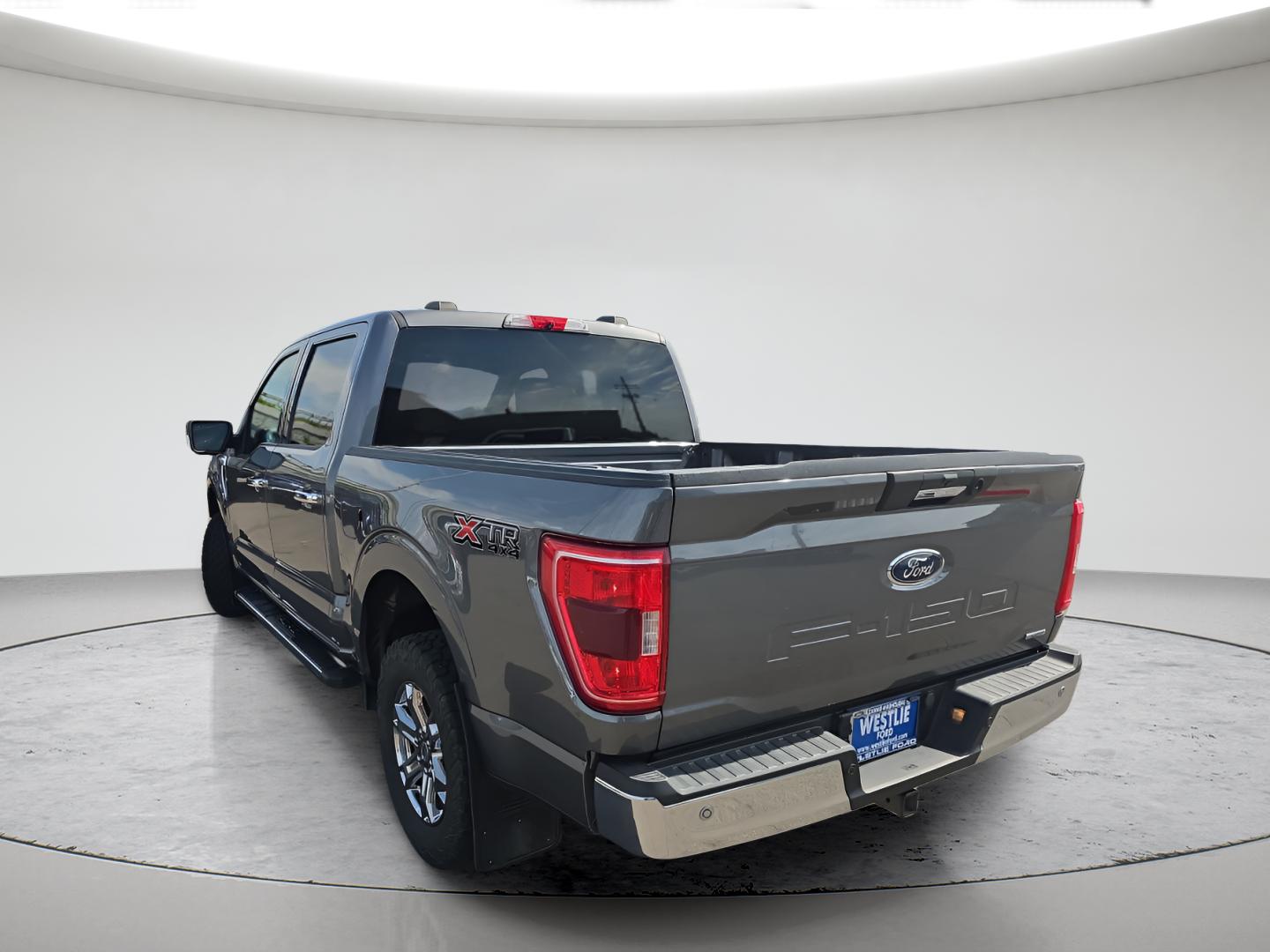 Used 2021 Gray Ford XLT image 6