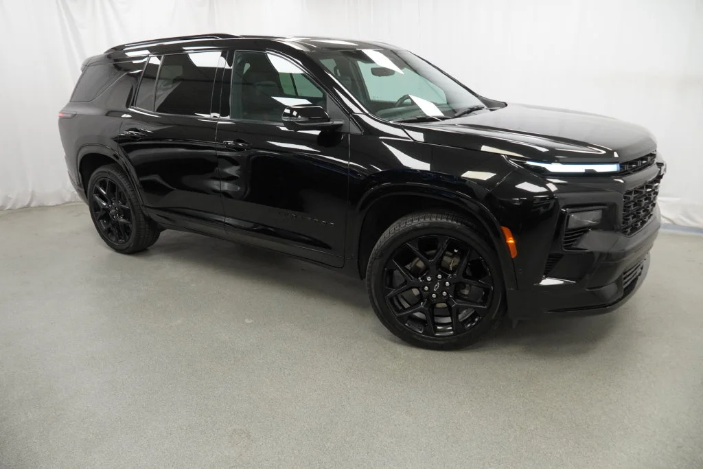 Used 2024 Mosaic Black Metallic Chevrolet RS image 6