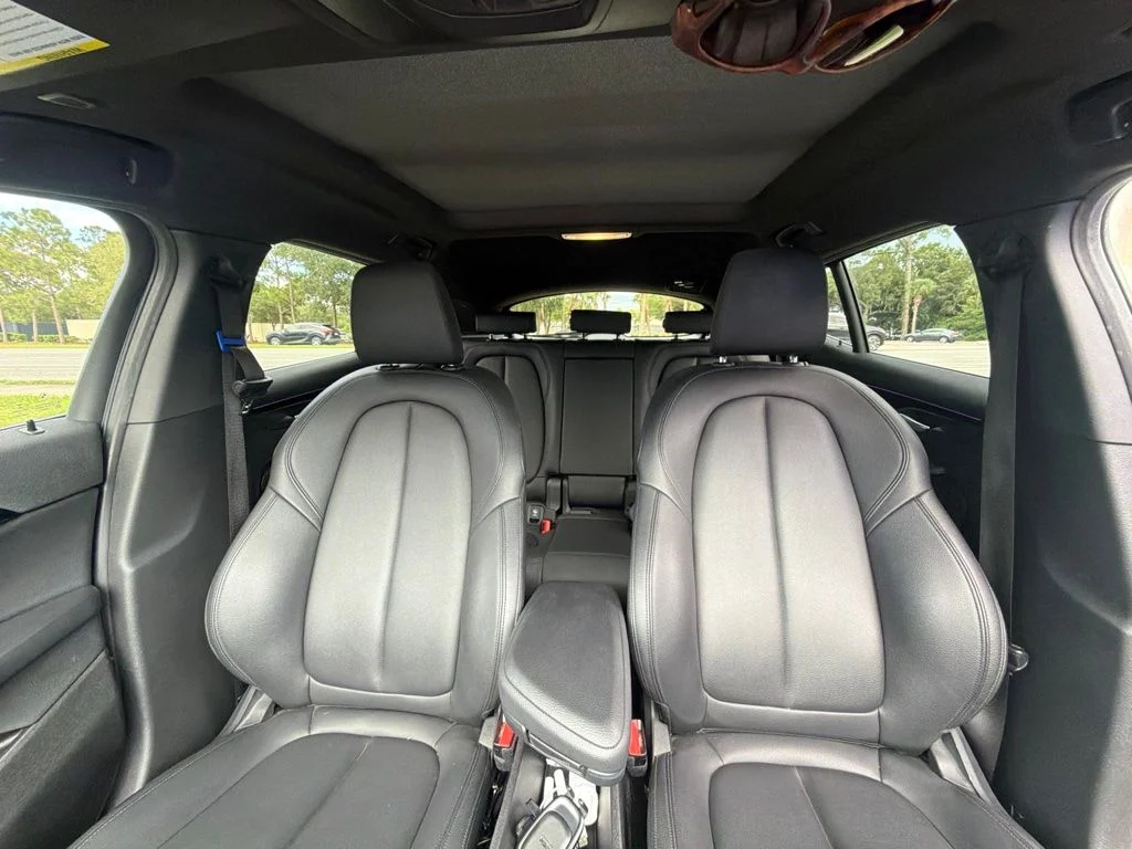 Used 2022 White BMW sDrive28i image 16