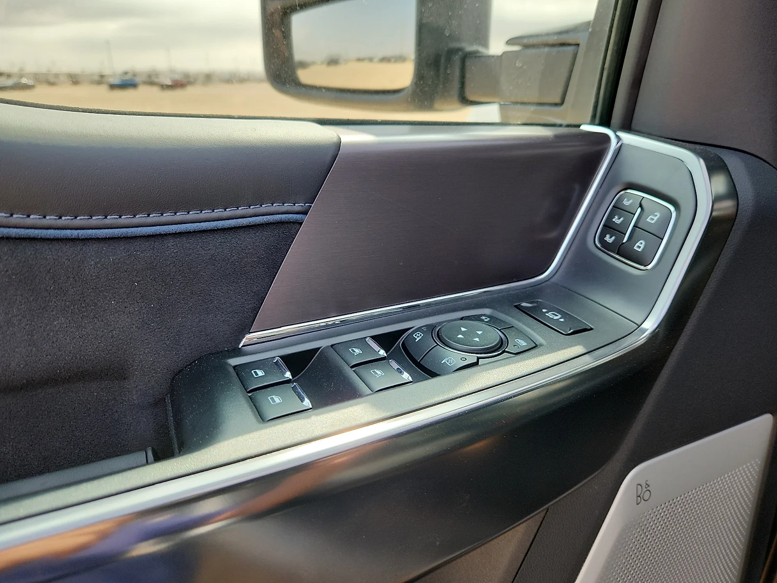 New 2026 Glacier Gray Metallic Tri-Coat Ford F-250® Platinum® image 15