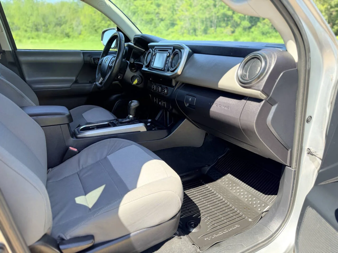 Used 2019 Silver Toyota SR5 V6 4x2 4dr Double Cab 5.0 ft SB image 17