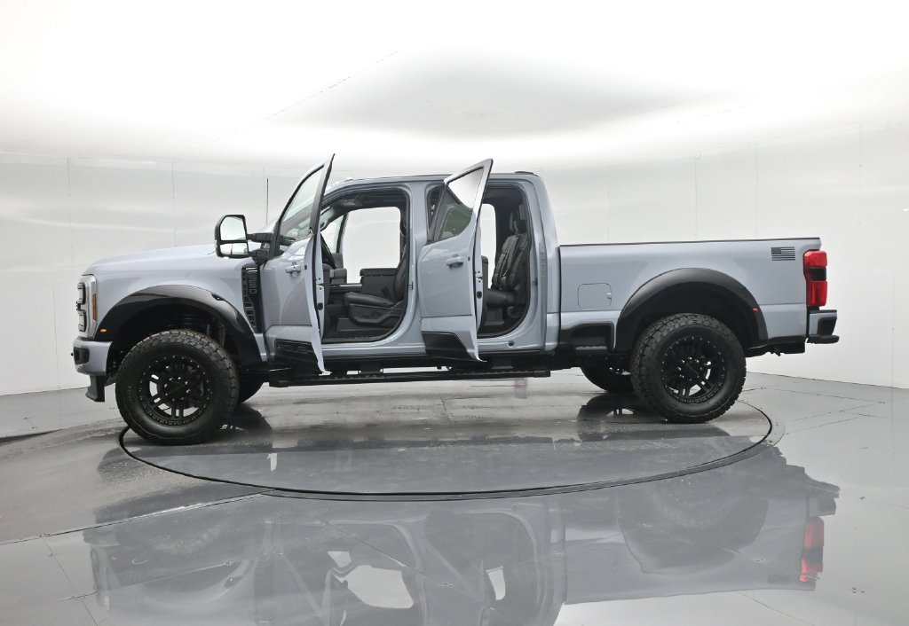New 2026 Glacier Gray Metallic Tri-Coat Ford Lariat image 39