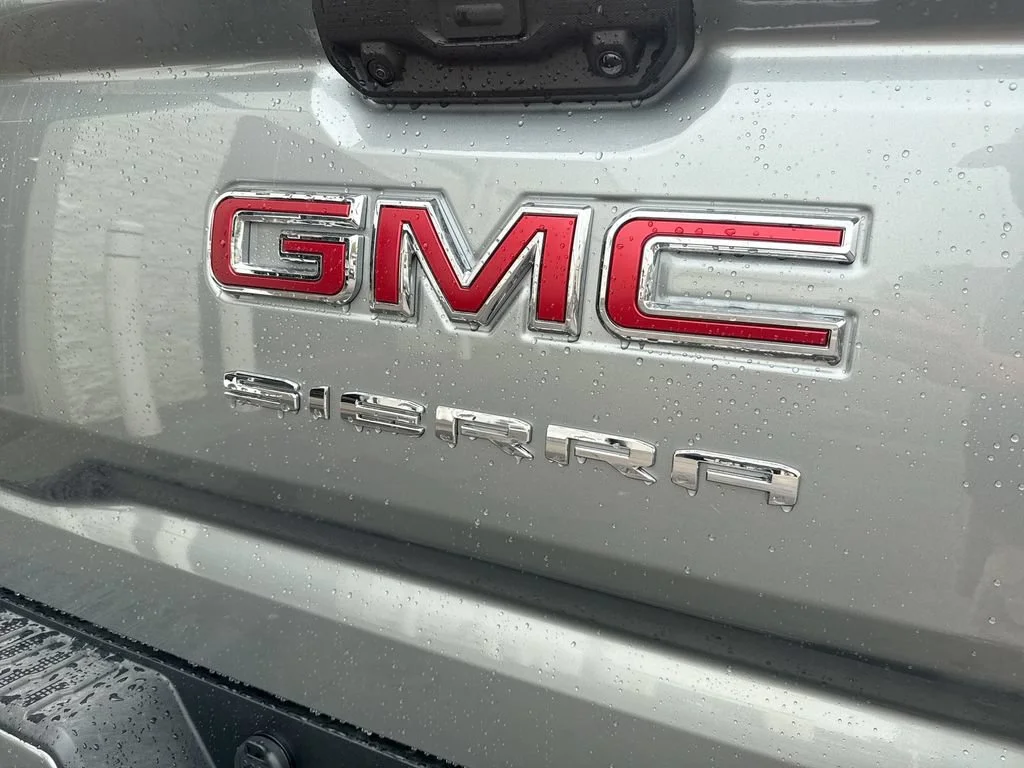 New 2026 Sterling Metallic GMC Elevation image 27