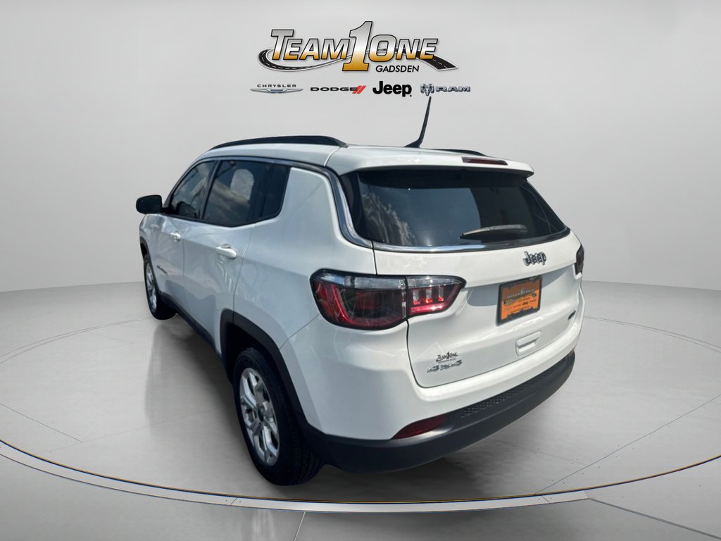 Used 2025 Bright White Clearcoat Jeep Latitude image 7