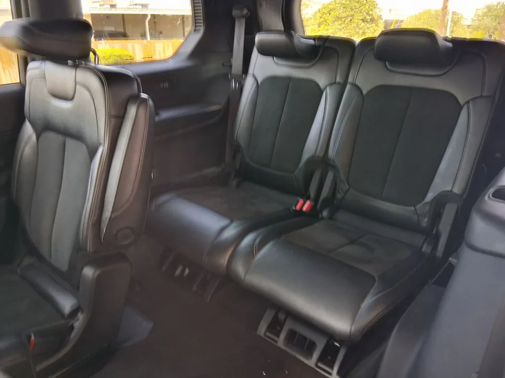 Used 2024 White Jeep Altitude image 21