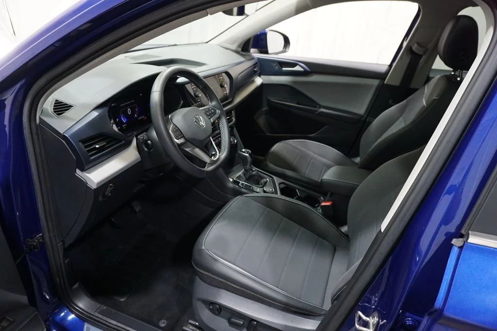 Certified Used 2023 Blue Volkswagen 1.5T SE image 9