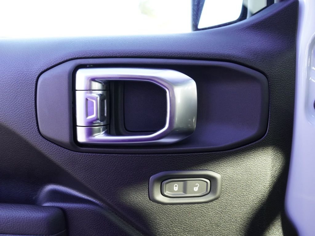 New 2026 Bright White Clear-Coat Exterior Paint Jeep Sport image 10