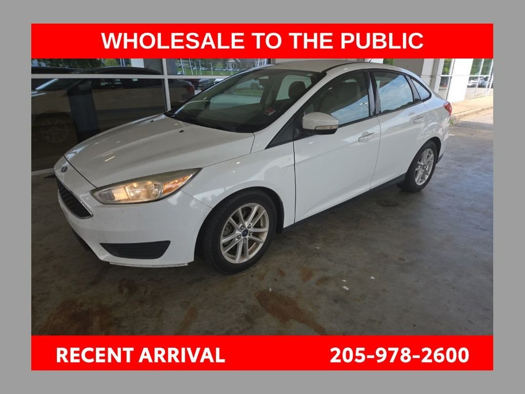 Used 2015 White Ford SE image 1