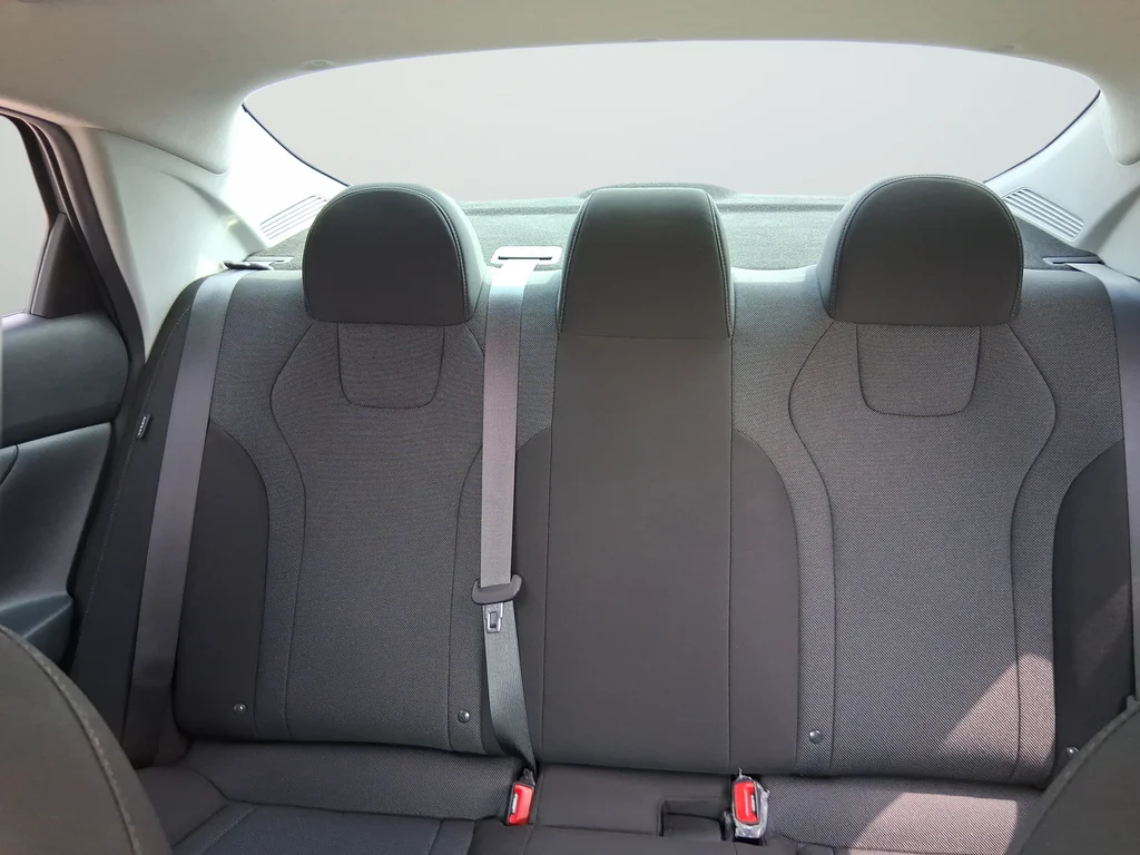 Used 2024 Silver Hyundai SE image 28
