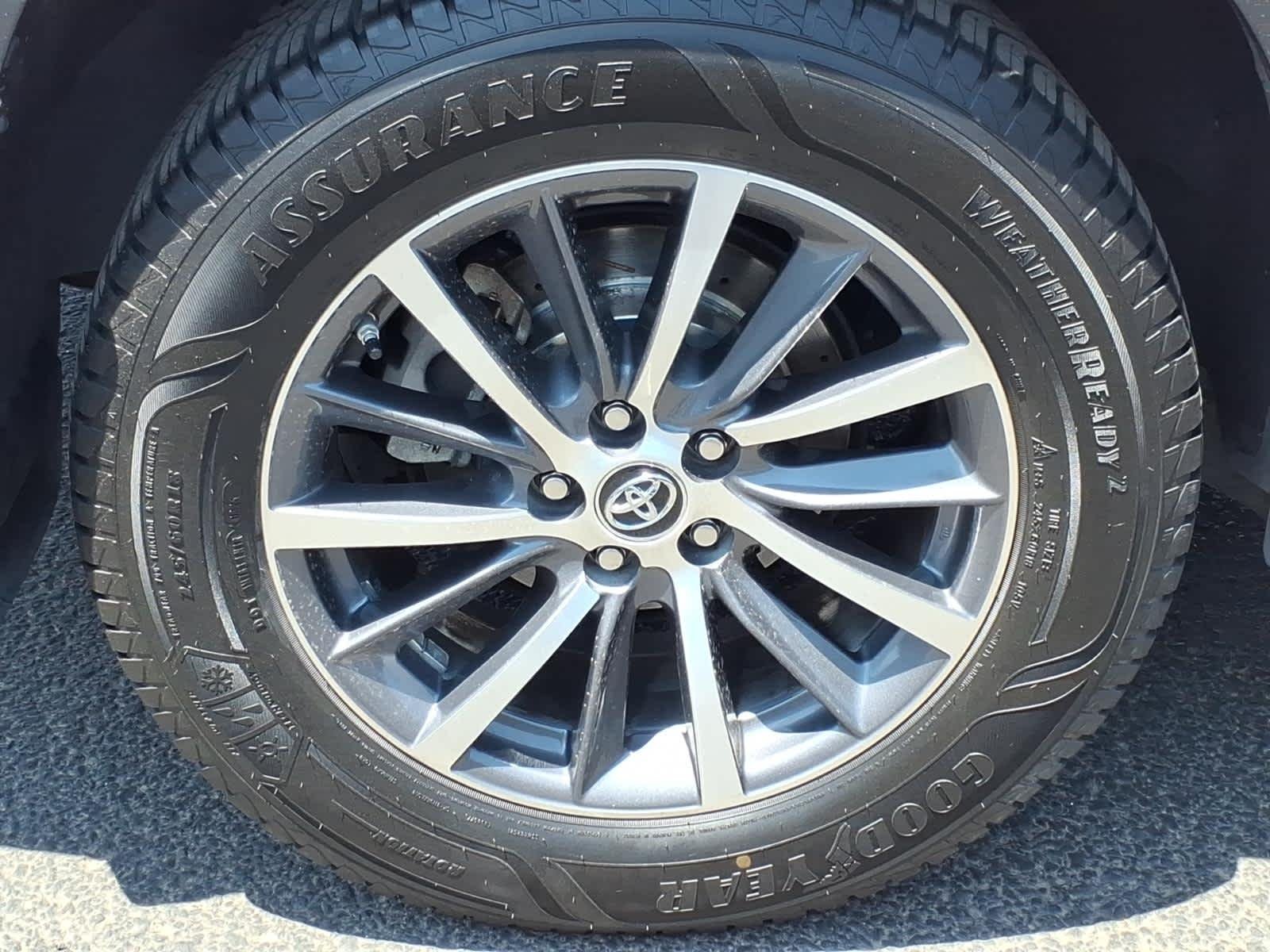 Used 2017 Blizzard Pearl Toyota XLE image 10