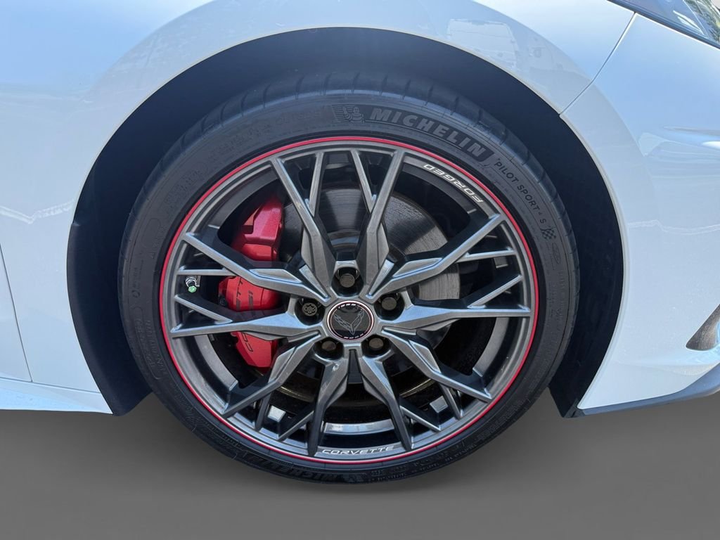 Used 2023 White Chevrolet Stingray image 15
