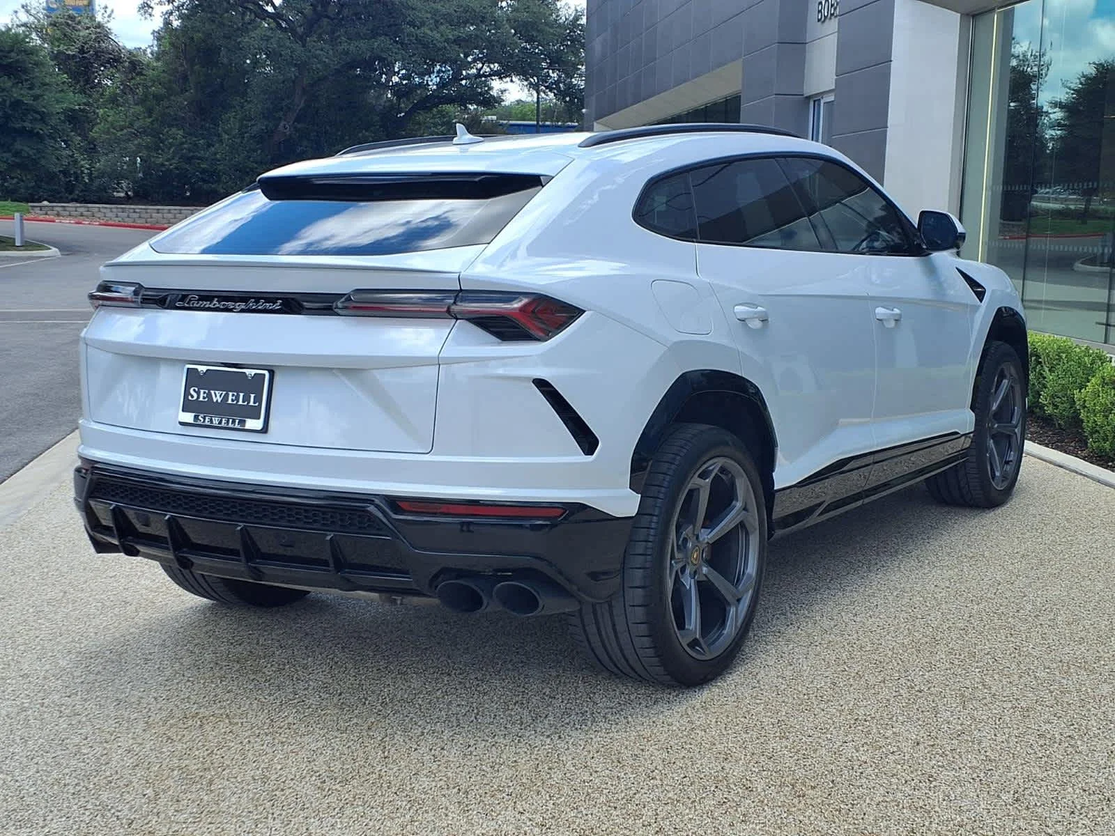 Used 2022 Bianco Monocerus Matt Lamborghini  image 8