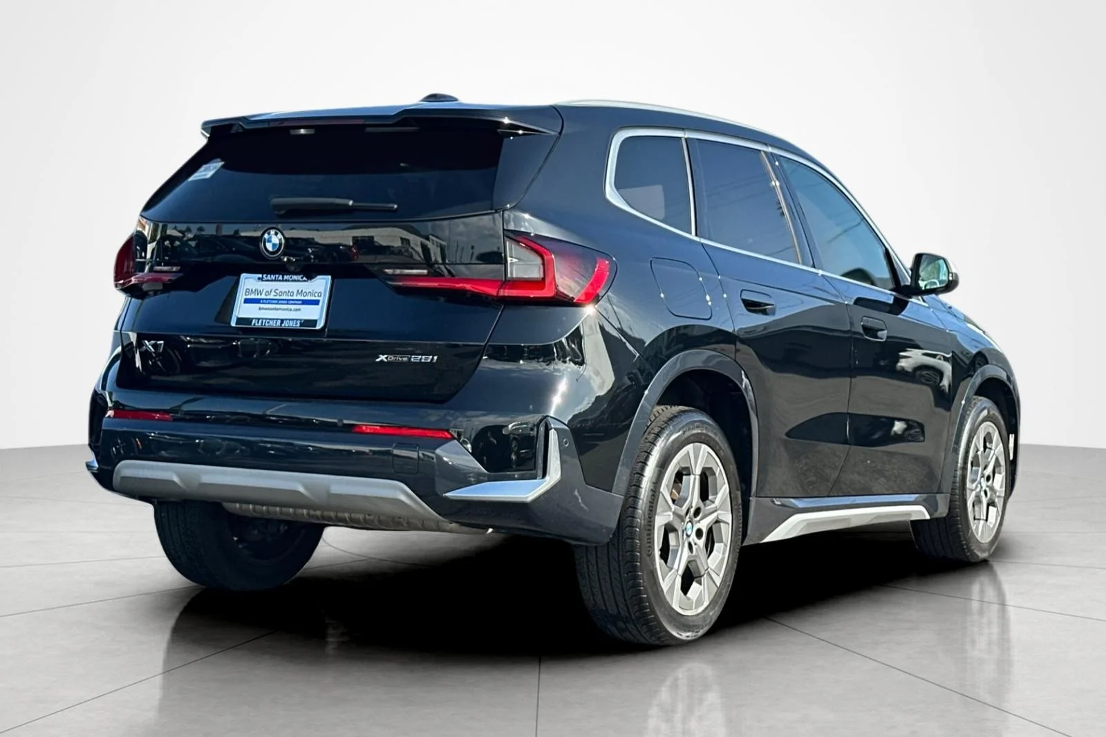 Used 2023 Jet Black BMW xDrive28i image 5