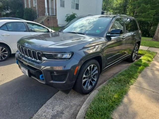 Used 2023 Gray Jeep Overland 4xe image 1